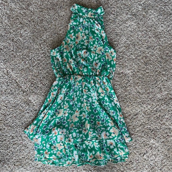 Halter dress - Picture 1 of 5